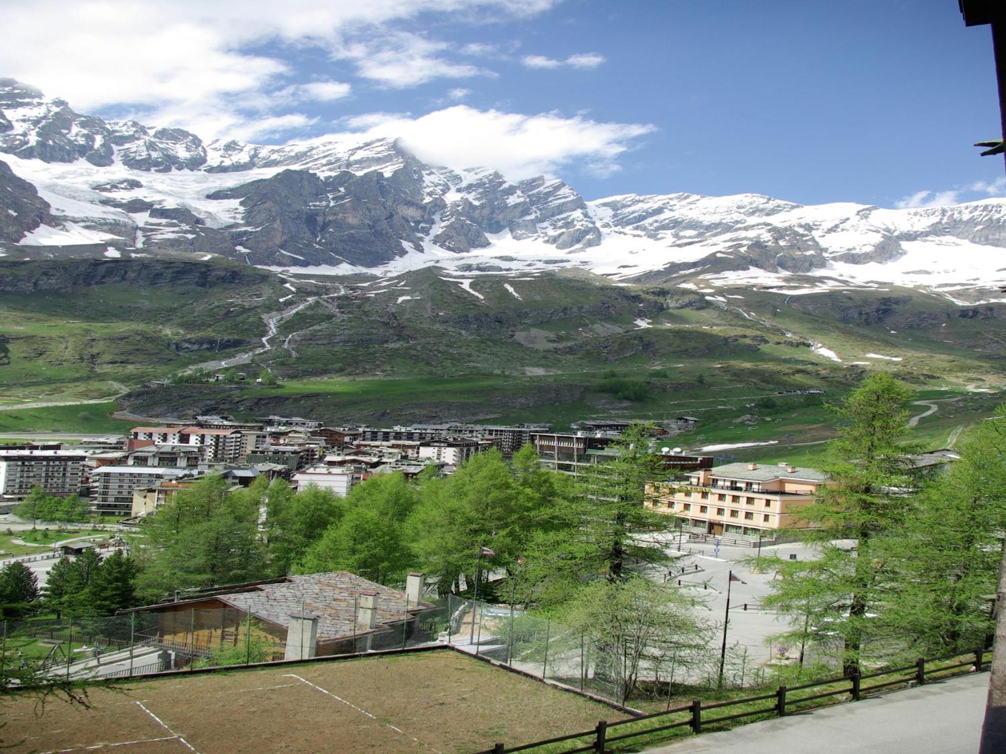 Contemporary Apartment In Breuil Cervinia Near Ski Area Exterior photo